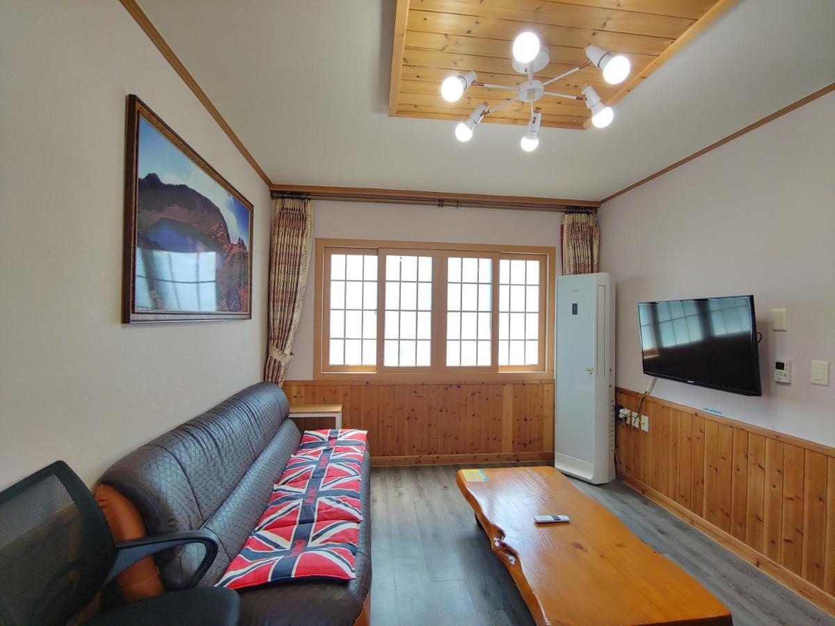 Gyulhouse Pension Seogwipo Dış mekan fotoğraf