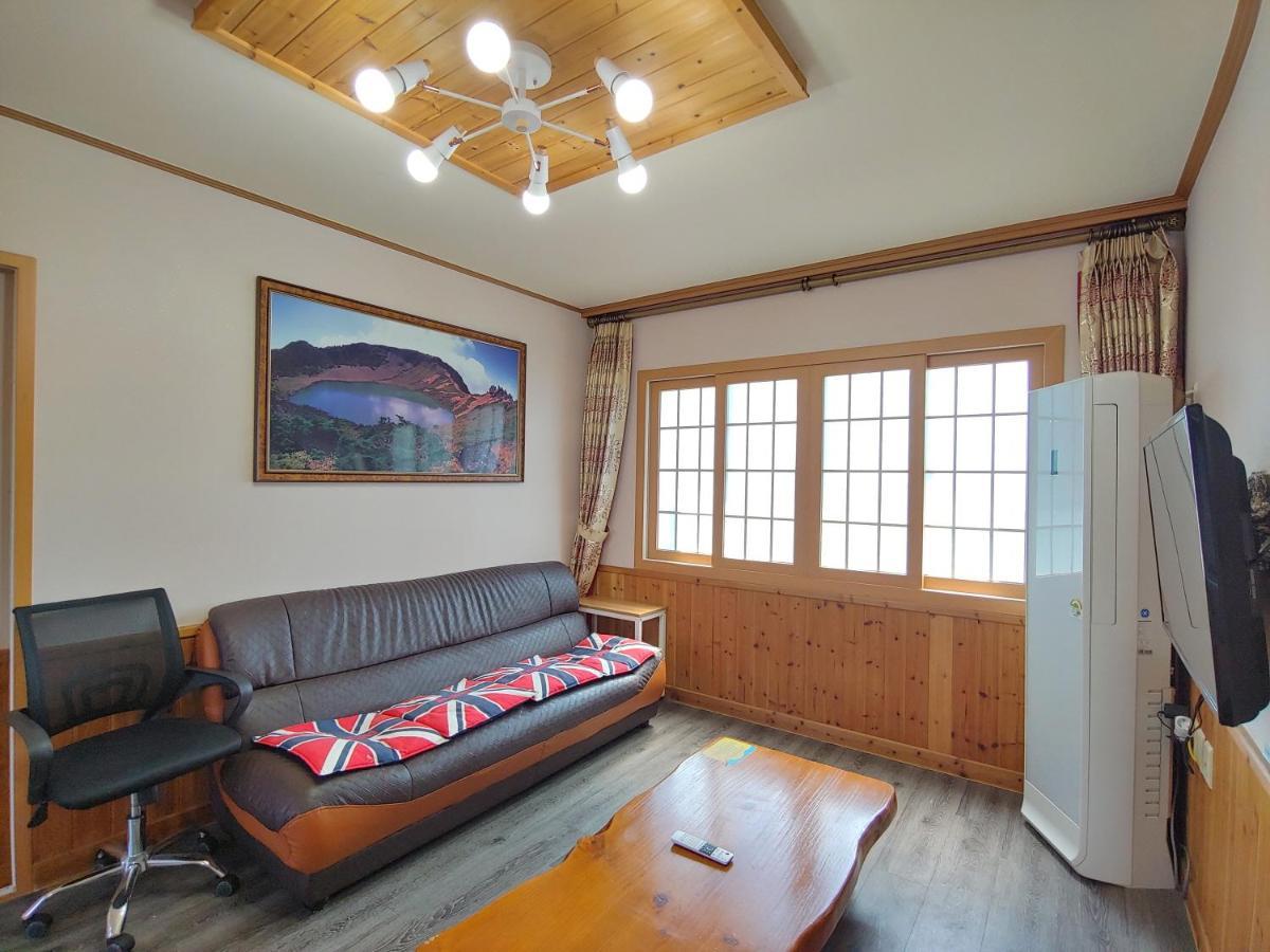 Gyulhouse Pension Seogwipo Dış mekan fotoğraf