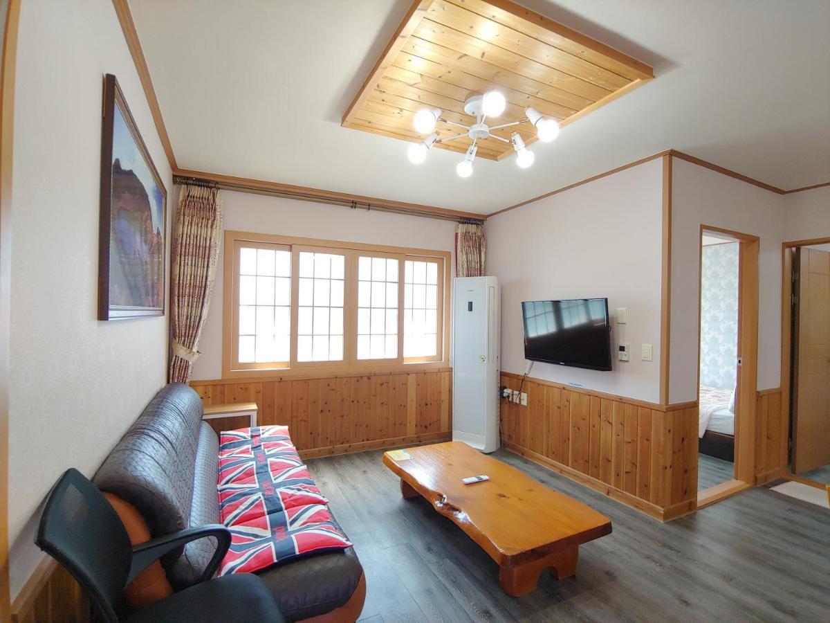 Gyulhouse Pension Seogwipo Dış mekan fotoğraf